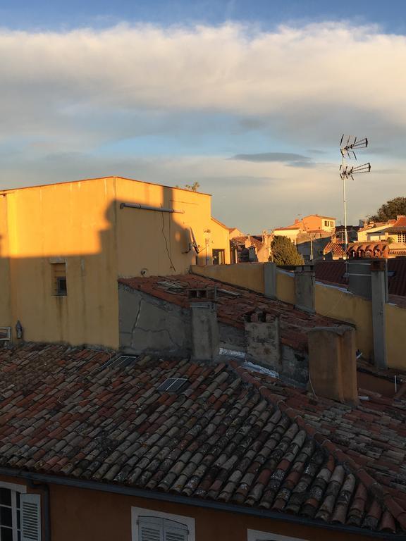 Light Filled Penthouse In Old Antibes. Heart Of The Rivieraアパートメント エクステリア 写真