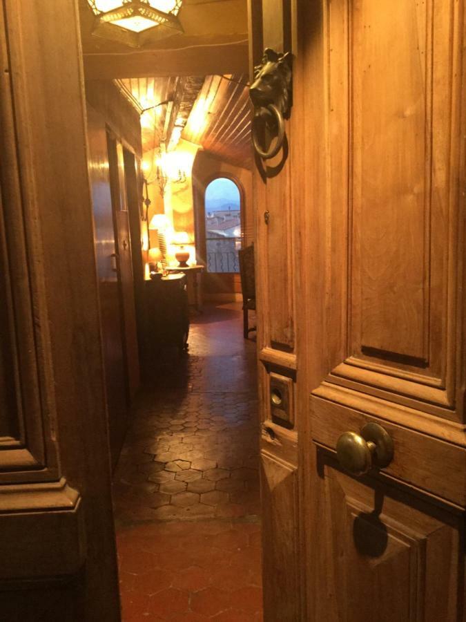 Light Filled Penthouse In Old Antibes. Heart Of The Rivieraアパートメント エクステリア 写真