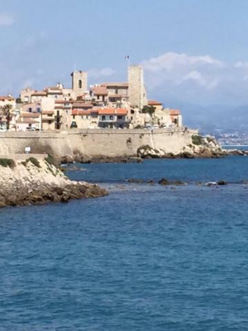 Light Filled Penthouse In Old Antibes. Heart Of The Rivieraアパートメント エクステリア 写真